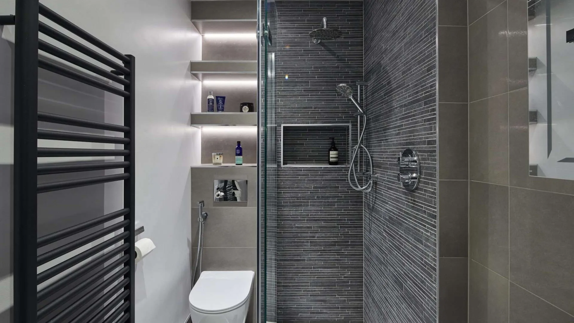 Desain kamar mandi minimalis 11