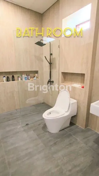 image RUMAH VILLA 3 LANTAI FURNISHED 6 KT DIALAM PERUMAHAN DI JALAN PALAGAN (6)