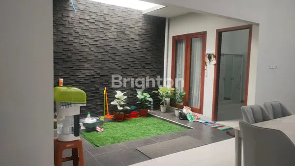 image RUMAH CANTIK LOKASI STRATEGIS NGRONGGO KOTA KEDIRI (1)