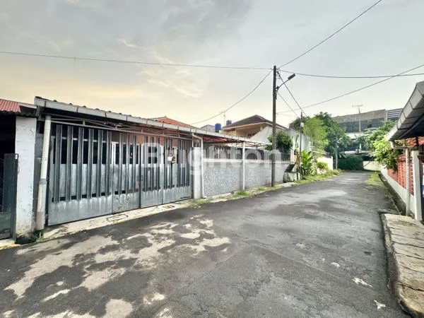 image RUMAH 1,25 LANTAI LUAS DALAM KOMPLEK MINI DI CIDODOL, KEBAYORAN LAMA (8)
