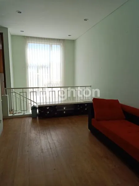 image DIJUAL RUMAH PERMATA JINGGA FULL FURNISHED (8)