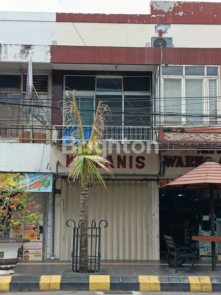 image RUKO STRATEGIS 2,5  LANTAI DI JL. PANGLIMA SUDIRMAN MADIUN (1)