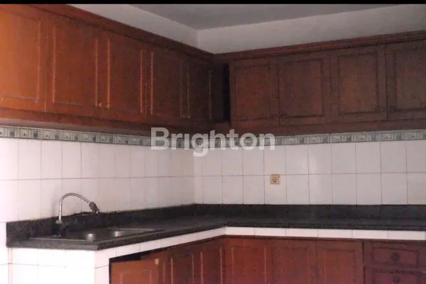 image RUMAH KOKOH POSISI DIPOJOK LOKASI DALAM AREA PERUMAHAN SETRA SARI BANDUNG (6)