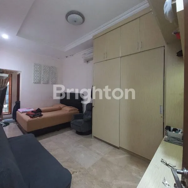 image RUMAH BAGUS SIAP HUNI 2 LANTAI (2)