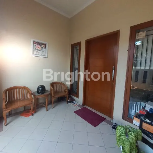 image RUMAH BAGUS SIAP HUNI 2 LANTAI (1)