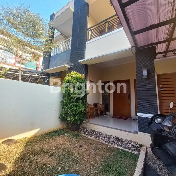 image RUMAH BAGUS SIAP HUNI 2 LANTAI (3)