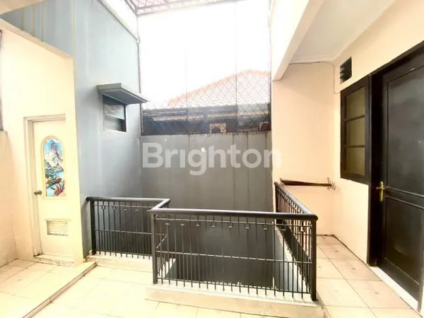 image RUMAH TERAWAT SIAP HUNI INCARAN PEMILIK MOBIL LISTRIK DI LEGENDA WISATA CIBUBUR, CILEUNGSI, BOGOR (5)