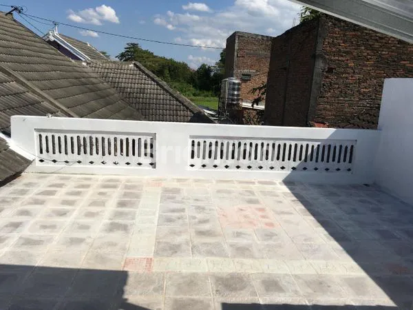 image RUMAH 2 LANTAI PERUM NIRWANA BUANA GROGOL SOLOBARU (7)