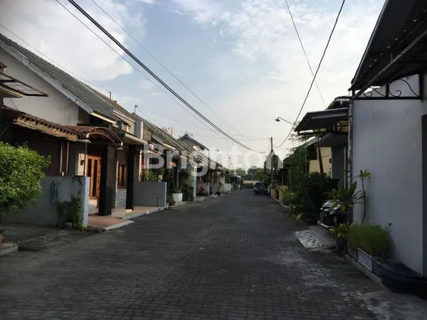 image RUMAH 2 LANTAI PERUM NIRWANA BUANA GROGOL SOLOBARU (8)