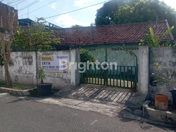 DIJUAL RUMAH DAN TANAH LUAS DI DINOYO SURABAYA