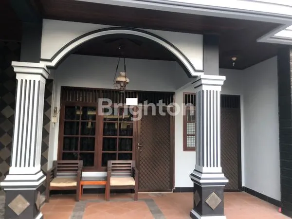 image DISEWAKAN RUMAH CANTIK DENGAN FASILITAS FULL FURNISHED.DERAH PUSAT KOTA BALIKPAPAN (2)
