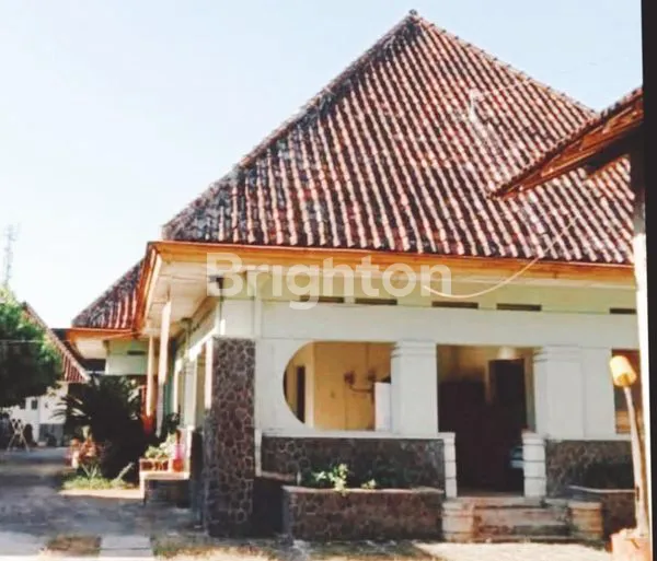 image RUMAH BESAR & LUAS STRATEGIS PINGGIR JALAN RAYA DEKAT PASAR BEKONANG , MOJOLABAN , SUKOHARJO (1)