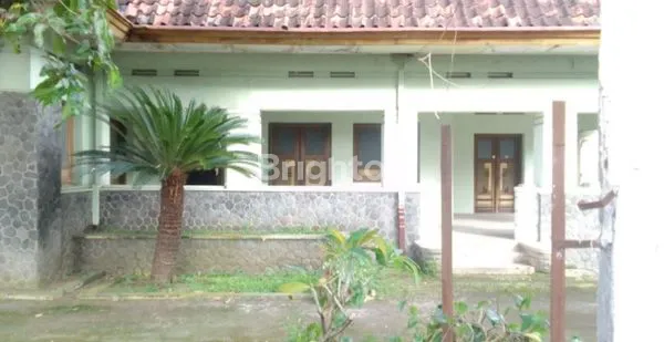 image RUMAH BESAR & LUAS STRATEGIS PINGGIR JALAN RAYA DEKAT PASAR BEKONANG , MOJOLABAN , SUKOHARJO (5)