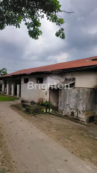 GUDANG DAN LAHAN PETERNAKAN  LUAS DI BLITAR