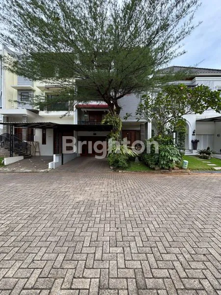 RUMAH MEWAH 4 KAMAR DI BONA VISTA RESIDENCE, SEMI FURNISH, HARGA TERJANGKAU