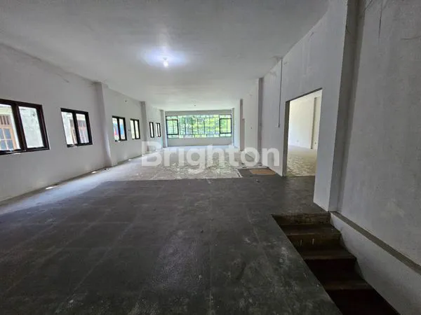 image RUKO BESAR 2 UNIT JADI SATU PINGGIR JALAN BESAR SEBELAH HOTEL BANDARA (6)