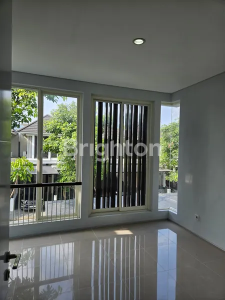 image RUMAH 3 LANTAI MURAH LOKASI DI NORTHWEST PARK CITRALAND SURABAYA BARAT DEVELOPER CIPUTRA GRUP (4)