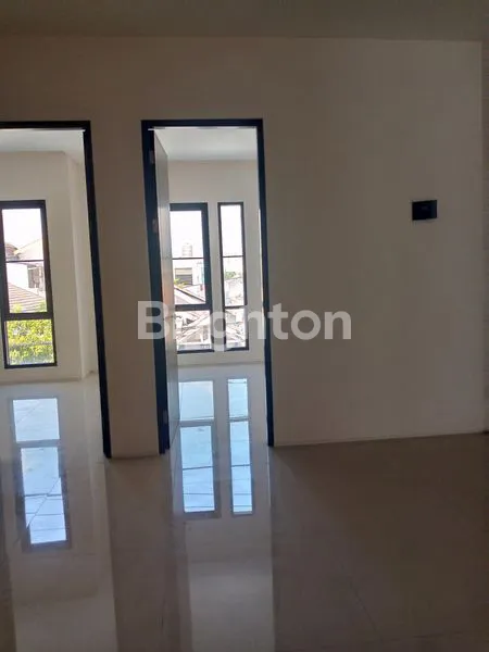 image RUMAH MODERN EROPA 3 LT BARU GRESS TERBAIK DEKAT TOLL JUANDA DAN PETRA ACYTIA SERTA CLUB HOUSE PONDOK CANDRA UINSA DAN UPN SERTA POLTEK PELAYARAN (6)