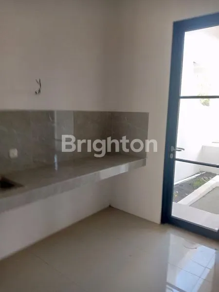 image RUMAH MODERN EROPA 3 LT BARU GRESS TERBAIK DEKAT TOLL JUANDA DAN PETRA ACYTIA SERTA CLUB HOUSE PONDOK CANDRA UINSA DAN UPN SERTA POLTEK PELAYARAN (5)