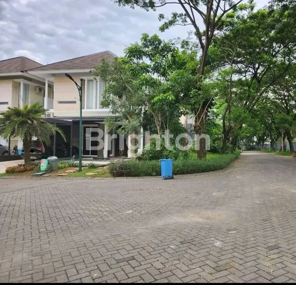 image RUMAH MEWAH BAGUSSS TERAWAT SIAP HUNI 2 LANTAI CITRALAND UTAMA ONEGATE SISTEM ROW JALAN 9 METER (2)