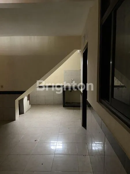 image RUMAH 2 LANTAI , STRATEGIS, DEKAT DENGAN PINTU TOL CILEDUG, BISA DIJADIKAN TEMPAT TINGGAL DAN USAHA DI PERUMAHAN CILEDUG INDAH 2 (5)