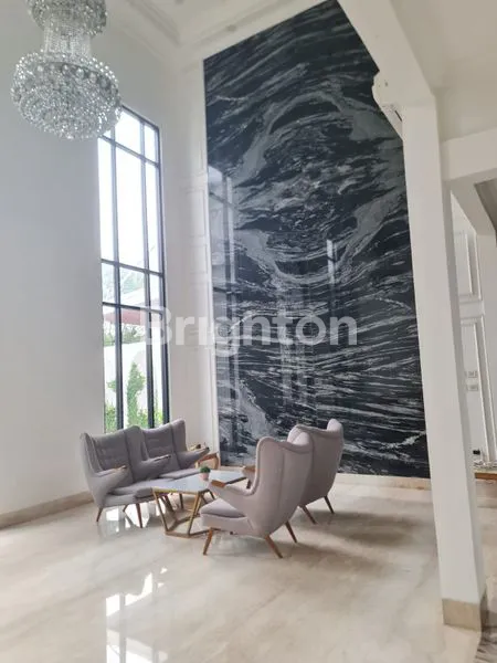 image RUMAH CLASSIC MODERN DI JATIWARNA (5)