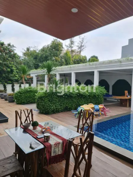 image RUMAH CLASSIC MODERN DI JATIWARNA (8)