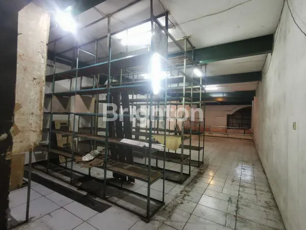image MURAH STRATEGIS RUKO 3 LANTAI DI KEDUNGDORO SURABAYA PUSAT JAWA TIMUR. DEKAT JL. BLAURAN, EMBONG MALANG. KAWASAN KOMERSIAL. SIAP PAKAI (4)