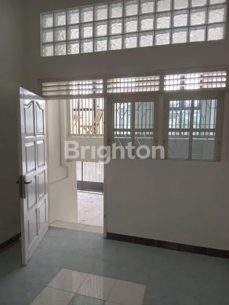 image HUNIAN TENANG LUAS EKSKLUSIF SRONDOL ASRI SEMARANG  (3)