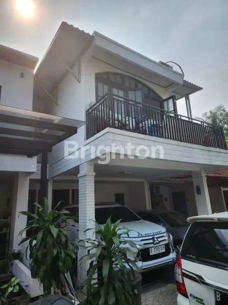 RUMAH 2,5 LANTAI DI JATIWARNA, BEKASI