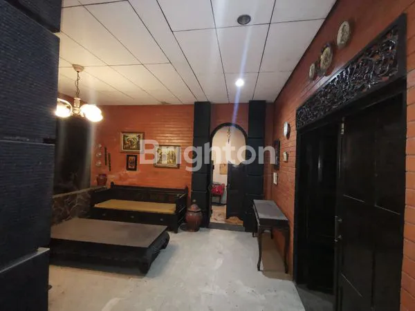 image RUMAH 2LANTAI LOKASI TENGAH KOTA, COCOK UNTUK USAHA/RESTAURANT/KANTOR DLL (4)