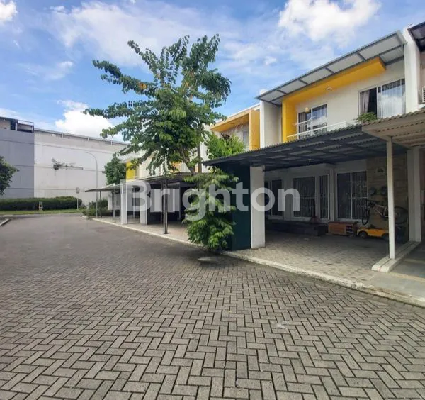 RUMAH GREEN LAKE CITY