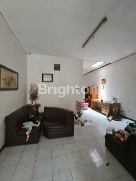 image SRATEN PUSAT KOTA SOLO DEKAT MATAHARI MALL (2)