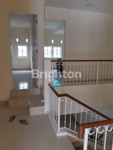 image RUMAH MEWAH! 6 KAMAR DI LEGENDA WISATA CIBUBUR – LOKASI STRATEGIS (8)