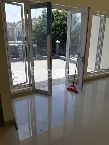 image RUMAH MEWAH! 6 KAMAR DI LEGENDA WISATA CIBUBUR – LOKASI STRATEGIS (6)