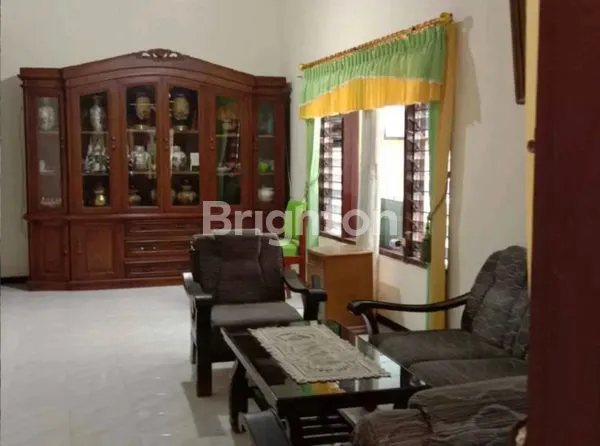 image RUMAH ASRI 2 LANTAI DEKAT SEKOLAH STRATEGIS SIAP HUNI DI SUMENEP (3)