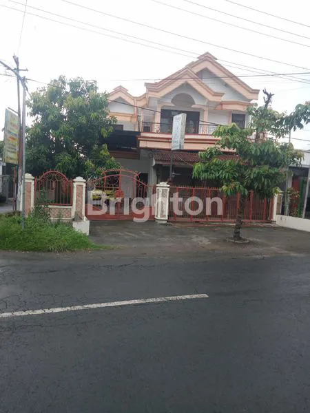 SEWA RUMAH 2 LANTAI, KONDISI TERAWAT, SIAP MASUK.