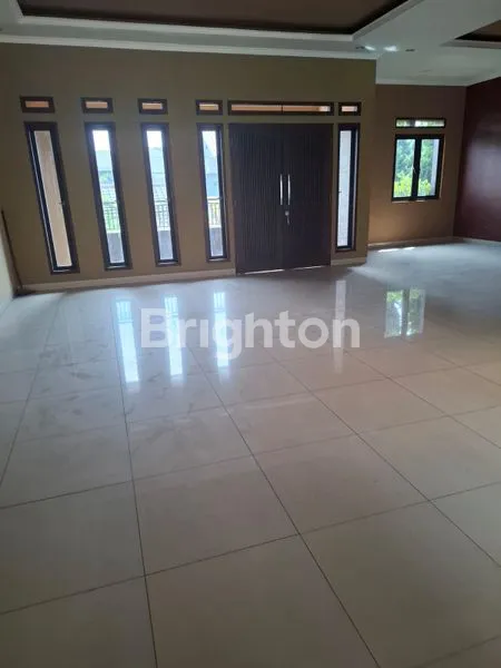 image RUMAH SIAP HUNI TERAWAT DAN BERSIH DI PUSAT KOTA BANDUNG (2)