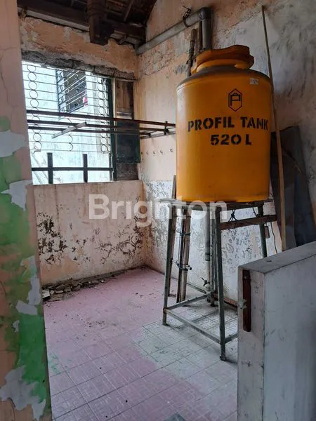 image RUMAH  SHM  1,5 LANTAI MANUKAN LOR  (5)