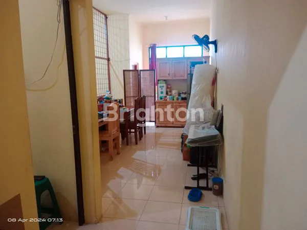 image RUKO 2 LANTAI PADA KOMPLEKS PERTOKOAN YANG RAMAI (3)