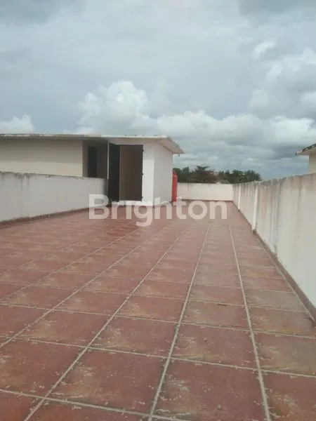 image RUKO DENGAN 3,5 LANTAI TJ UBAN SIAP UNTUK USAHA (6)