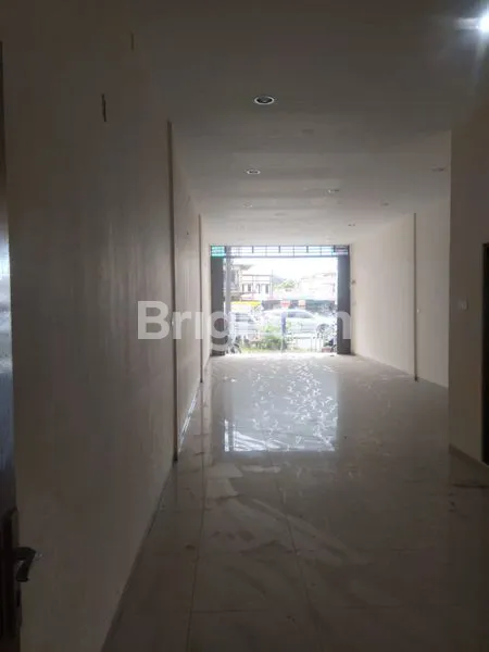 image RUKO DENGAN 3,5 LANTAI TJ UBAN SIAP UNTUK USAHA (2)