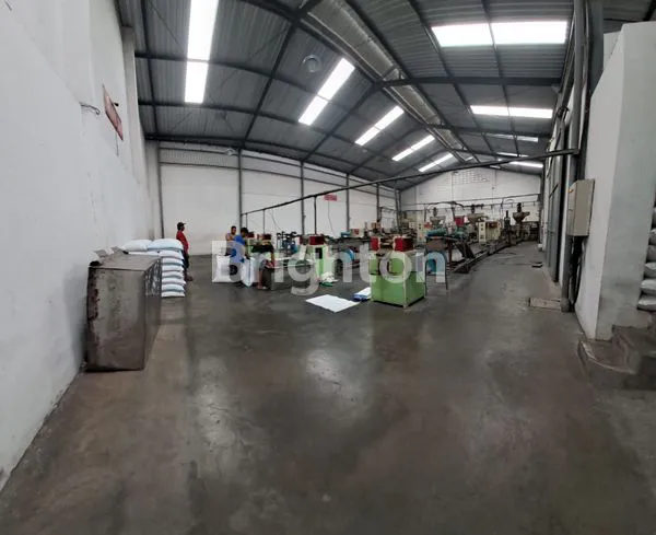 PABRIK PLASTIK AKTIF BESERTA PERALATANNYA DI SINGOSARI