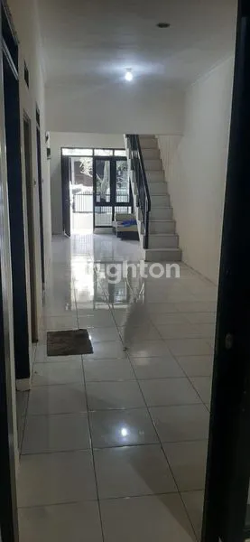 image RUMAH 2 LANTAI DALAM KOMPLEK PERUMAHAN DI KIARA SARI PERMAI KOTA BANDUNG. DEKAT PINTU TOL BUAH BATU DAN BYPASS SOEKARNO HATTA. (3)