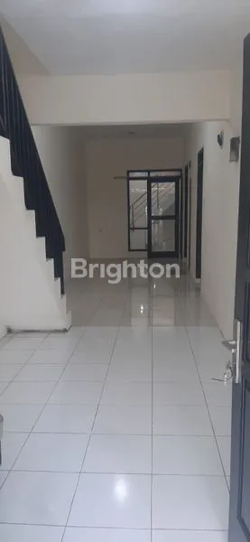 image RUMAH 2 LANTAI DALAM KOMPLEK PERUMAHAN DI KIARA SARI PERMAI KOTA BANDUNG. DEKAT PINTU TOL BUAH BATU DAN BYPASS SOEKARNO HATTA. (4)