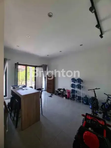 image RUMAH MINIMALIS 3 LANTAI ROYAL RESIDENCE WIYUNG DEKAT PAKUWON, WISATA BUKIT MAS, LOOP GRAHA FAMILI (6)