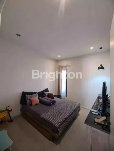 image RUMAH MINIMALIS 3 LANTAI ROYAL RESIDENCE WIYUNG DEKAT PAKUWON, WISATA BUKIT MAS, LOOP GRAHA FAMILI (7)