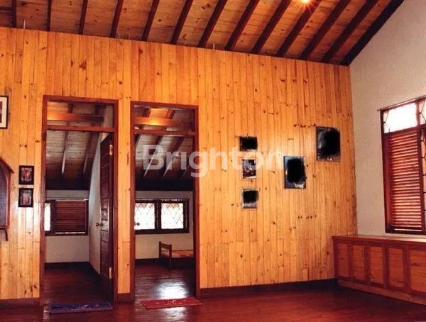 image RUMAH TINGGAL 2 LANTAI FURNISHED - NUANSA KAYU SAYAP PAJAJARAN KOTA BANDUNG (1)