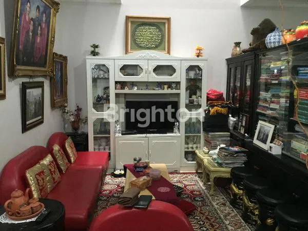 image RUMAH MEWAH DI KRANGGAN PERMAI CIBUBUR, LT 180 M2, LB 300 M2, DILEPAS CEPAT BUTUH UANG (4)