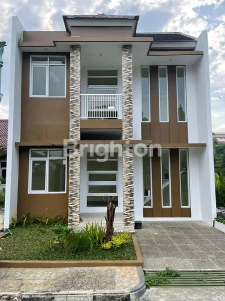 RUMAH BARU 3 LANTAI SIAP HUNI DIKOTA CIMAHI